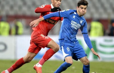 Mihai Roman rămîne realist: "Nu sînt pregătit să fiu titular la Steaua!" » Jucătorul său preferat e în Ghencea: "Visez să-mi dea pase de gol!"