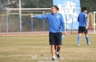FOTO Primul antrenament condus de Cosmin Contra la Guangzhou R&F! Ce român vrea să transfere