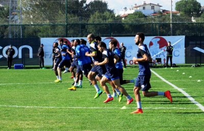 GALERIE FOTO ”Lupii” au trecut cu brio testele fizice! » Un jucător de bază s-a alăturat "haitei"