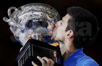 Novak Djokovici a cîştigat Australian Open în faţa lui Andy Murray! Sîrbul a ajuns la cinci trofee în Australia