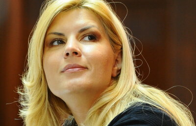 Nastasia a turnat-o pe Udrea: DNA susţine că i-a dat 900.000 de euro cash în Gala Bute!