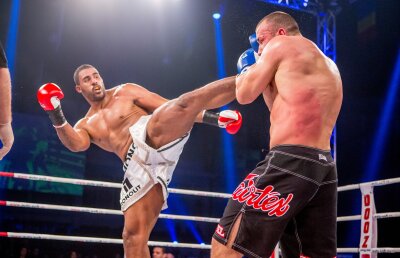 Pe 7 martie va avea loc prima gală Superkombat din România în 2015 » Vor fi şi confruntări de MMA + un meci între fete