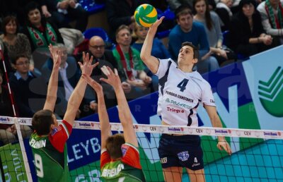 Blocaţi în Siberia » CVM Tomis a fost nevoită să rămînă încă 24 de ore la Novosibirsk, din cauza furtunii de zăpadă de la Istanbul