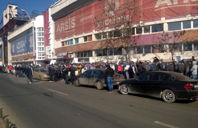 FOTO Cozi la case ca în vremurile bune » Rapidiştii se pregătesc pentru meciul de mîine cu Steaua din Ghencea!