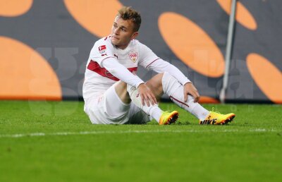 Salvaţi-vă cu Alex Maxim! Presa din Stuttgart contestă motivul ignorării ”tricolorului”