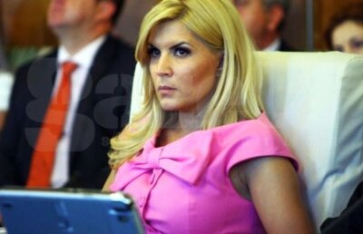 Elena Udrea i-a vîndut cu 5.000 de euro un Porsche Cayenne singurului martor favorabil ei!