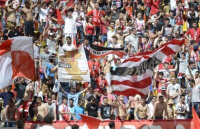 Pachete speciale de bilete pentru dinamovişti » Pot economisi sume consistente de bani dacă îşi cumpără bilete la următoarele 3 meciuri