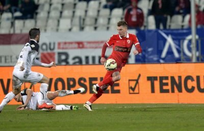 Şi-a intrat în rolul de manager » Ionel Dănciulescu îl atenţionează pe Valentin Lazăr: "Chiar nu mi se pare ok"