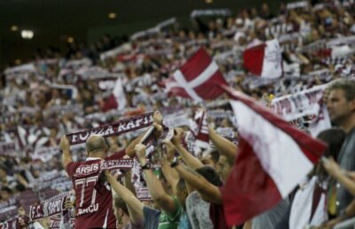 Au "închiriat" galeria Rapidului » CSM Bucureşti se va baza azi pe încurajările fanilor giuleşteni în meciul cu HCM Baia Mare