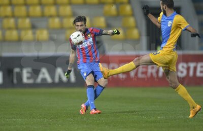 Acuze aduse arbitrului de la meciul Petrolul - Steaua: "Paul Papp trebuia eliminat"