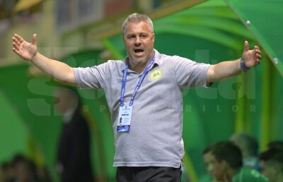 Reacţie incredibilă a lui Marius Şumudică: "I-am zis că-i dau un pumn de iese prin banca de rezerve! Eu nu mă prostituez"