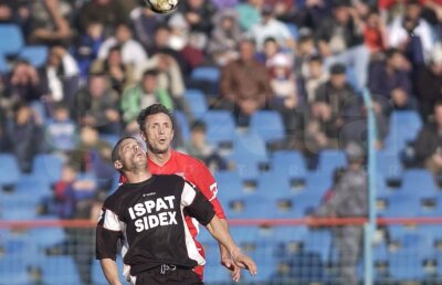 Dezvăluiri incendiare » Gică Popescu "lucrat" de doi coechipieri în meciul în care Guriţă l-a obligat să-şi încheie aventura la Dinamo!