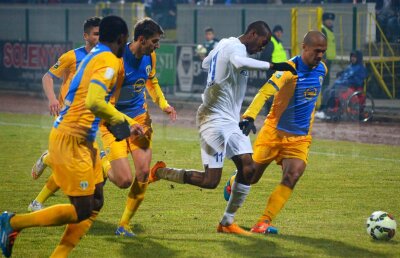 VIDEO » Surpriză de proporţii la Ploieşti » CSMS Iaşi a învins Petrolul, 2-0, şi Steaua ia un avans important în lupta la titlu