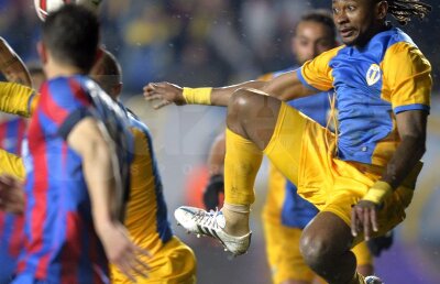 Petrolul, fără doi oameni de bază în meciul cu Rapid » Mircea Rednic le-a pregătit o surpriză giuleştenilor