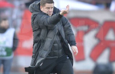 I-au cerut deja demisia! » Fanii au taxat pasivitatea lui Flavius Stoican. Reacţia antrenorului: ”Oamenii nu mai au răbdare”