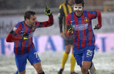 VIDEO + FOTO Alunecă spre titlu! Steaua s-a impus la Piatra Neamţ, scor 1-0, pe un teren foarte greu, acoperit cu zăpadă
