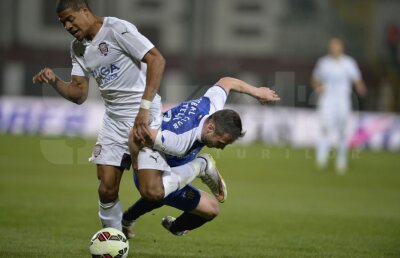 VIDEO+FOTO Extemporal la dirigenţie » Eliminarea timpurie a lui Alexandru Tudorie a uşurat misiunea Rapidului, 2-0 cu Oţelul