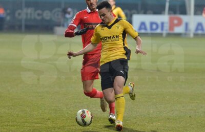 Convocaţi alegerile! FC Braşov a învins-o pe Dinamo, 1-0, în inferioritate numerică