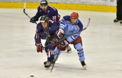 Sărbătoare pe Dunăre » CSM Galaţi a cîştigat aseară în premieră titlul naţional la hochei