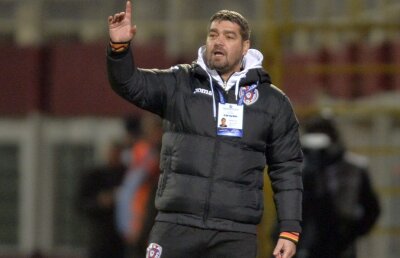 Liviu Ciobotariu explică gestul pe care l-a făcut către rapidişti: "Eu asta le-am arătat" :)