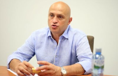 Atac fără precedent la adresa lui Valerii Moraru: "Un impostor expulzat din Franța" » Şi un jucător al Rapidului e făcut praf