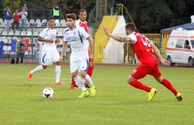 VIDEO Galațiul s-a predat » Pandurii trece lejer de o echipă împăcată deja cu retrogradarea, scor 2-0