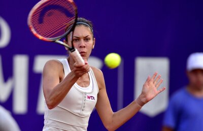 Emoţii diferite » Încă o româncă a învins liderul Canadei: Andreea Mitu a făcut 2-1 pentru România în Cupa Fed!