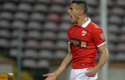 Reacţie amuzantă a lui Elhamed cînd a fost întrebat despre şedinţa de după meci: "Nu am înţeles ce a zis antrenorul, nu vorbesc românește!" :)