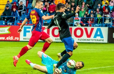 VIDEO Hora bucuriei » Extrema mureșenilor a făcut un meci fabulos: 3 goluri și o pasă decisivă în victoria cu Viitorul, 6-1