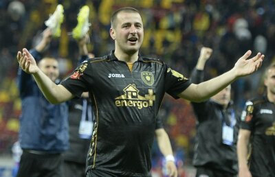 Ianis Zicu aleargă cît Arturo Vidal şi James Rodriguez!