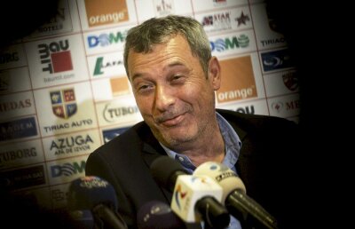 Rednic stă în calea păstrării unuia dintre cei mai buni dinamoviști! Culisele unui conflict care pune în pericol strategia "cîinilor"