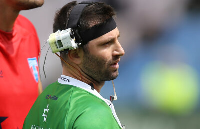 Inovație la rugby » Arbitrul e și cameraman! Va putea folosi tehnologia video cu o cameră montată pe umăr