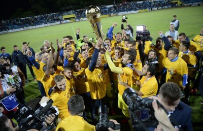 VIDEO şi FOTO » Dramatism în Liga 1! Roş-albaştrii cîştigă campionatul! CSMS Iaşi - Steaua 0-0, ASA - Oţelul  1-2