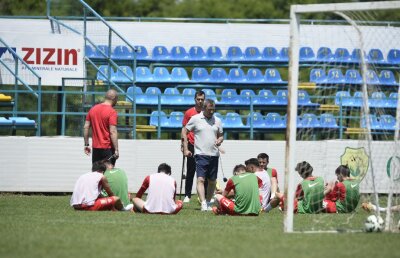 Mircea Rednic a revenit în cantonamentul lui Dinamo » Un nou jucător se va alătura azi lotului 