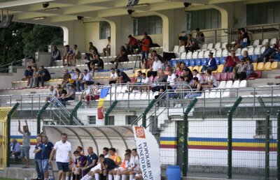 Dinamoviștii îi iau peste picior pe steliști: "Au dat bani ca să vină să vadă meciul"