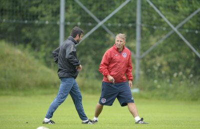 Primele dificultăţi ale lui Dan Petrescu la ASA » Ce transferuri mai fac mureşenii