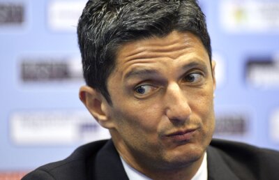 "Pancu trebuie să rămînă ca jucător" » 5 lucruri subliniate de Răzvan Lucescu. Cum a reacționat la telefoanele de pe bancă și cum vede Rapidul