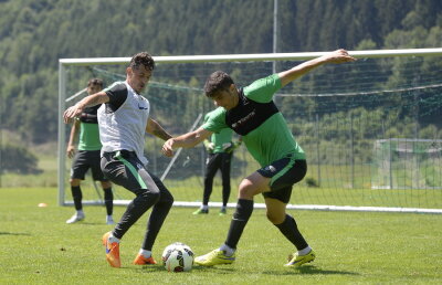 VIDEO Rădoi a intrat la joc la ultimul antrenament » Și-a pus la pămînt un elev: "Trebuia să-ţi dea și ție botezul cineva!"