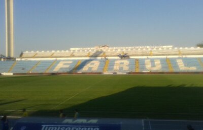 GALERIE FOTO Prima Supercupă pe un stadion comunal » Chiar şi omologată, arena din Constanţa este o RUINĂ!