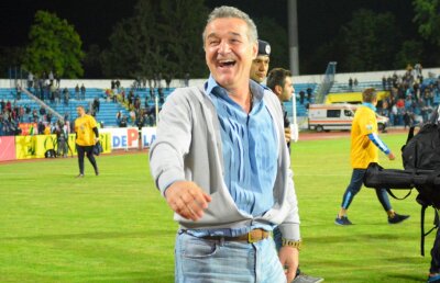 Gigi Becali plusează pentru doi superjucători: "Am mai adăugat nişte bani la suma de transfer"