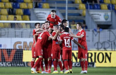 EXCLUSIV Un fotbalist de la Dinamo recunoaște că este fanul unui stelist: "Ai ce învăța de la el"