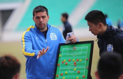 Încă o înfrîngere pentru Cosmin Contra! Are doar un punct peste locul 14 » Gol şi pasă decisivă pentru Bokila