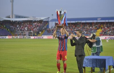 Trataţi ca nişte campioni » Prima reprezentaţie după marele eşec din campionat, urmat de succesul de onoare din Supercupa României