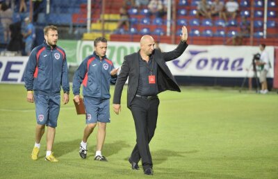 Miriuţă a recunoscut: "Nu ai ce să faci în faţa lor" » Conflict cu un fotbalist de bază: "Voi avea o discuţie"