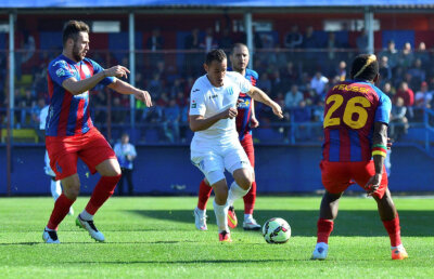 Confruntarea răniților » ”Le-am zis băieților să țină capul sus” contra ”Rezultatele de pînă acum ale Craiovei sînt o mare nedreptate”