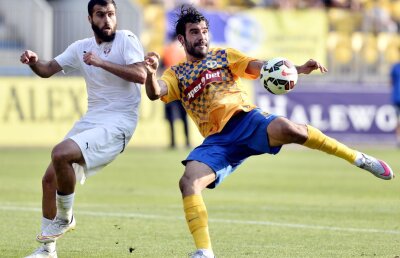 VIDEO Petrolul rămîne în zona roşie a clasamentului după egalul cu Pandurii, scor 1-1