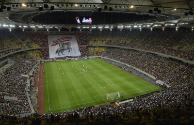 FOTO Derby-ul e al vostru! » 35.000 de spectatori s-au întrecut într-un spectacol de sunet şi culoare în cel mai tare meci din România