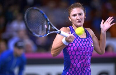 Irina Begu a părăsit turneul de la Toronto, fiind învinsă de numărul 77 WTA