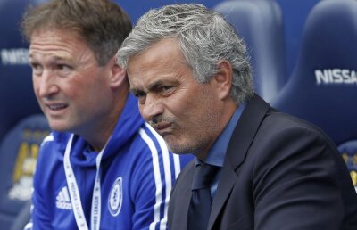 Fanii lui City au rîs de Mourinho după scandalul cu Eva Carneiro » Ce a făcut un suporter aflat în spatele băncii portughezului :D