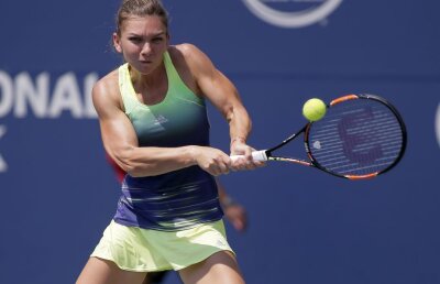 FOTO şi VIDEO Simona Halep a abandonat în finala de la Toronto! Românca a încercat o revenire spectaculoasă, dar problemele de sănătate n-au lăsat-o